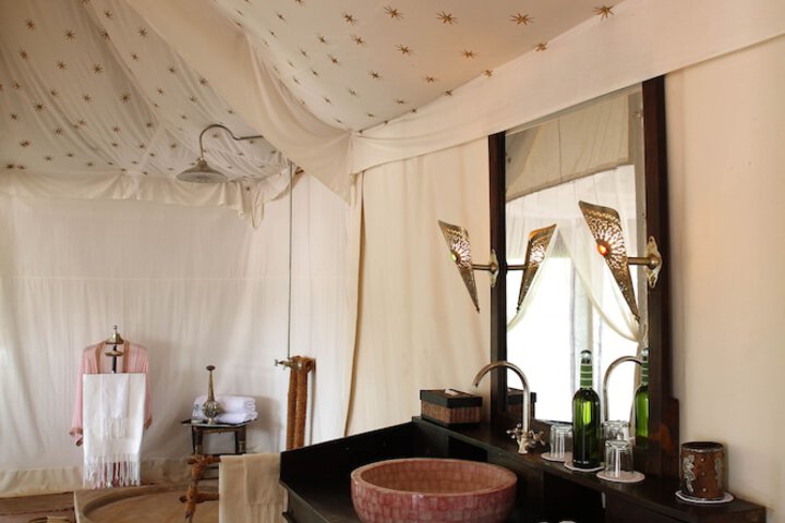 Room 16 of 32