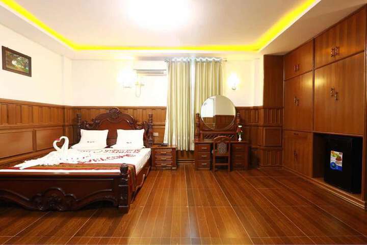 Room 8 of 15