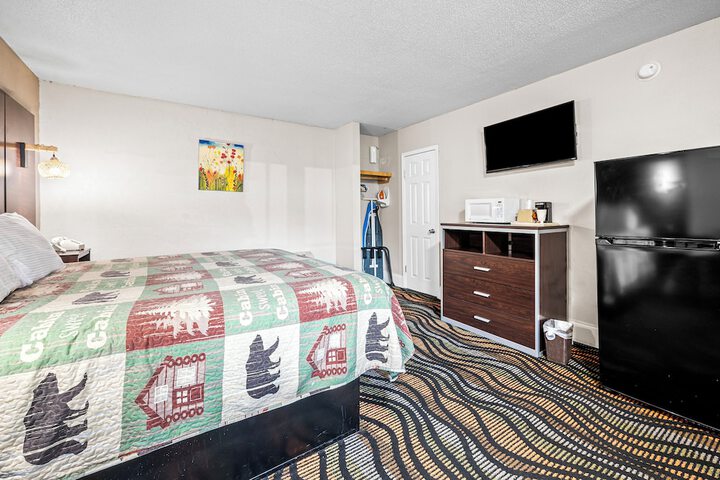 1 King Bed (24 of 30)