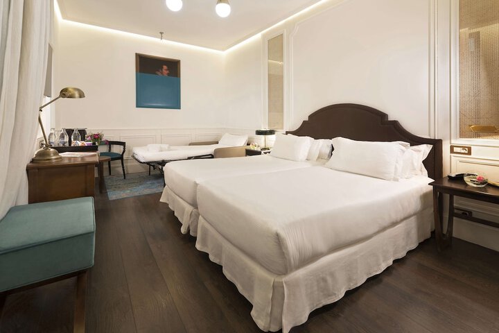 Room 27 of 69