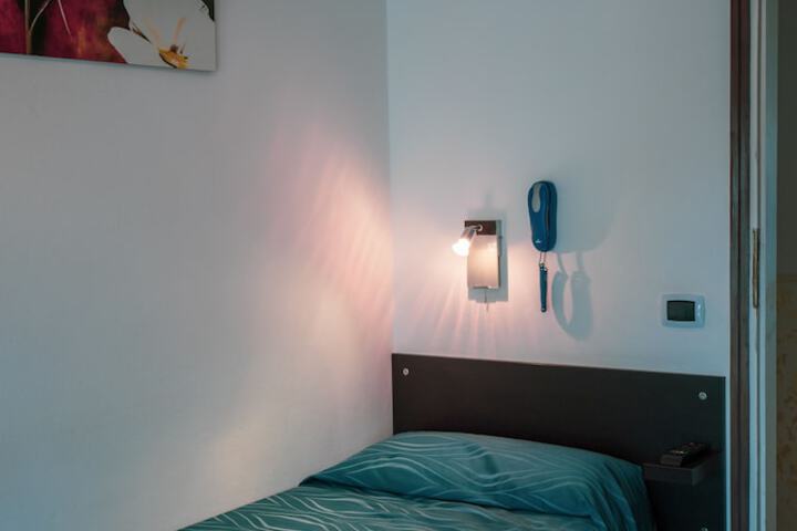 Room 20 of 37