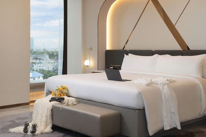Room 10 of 21