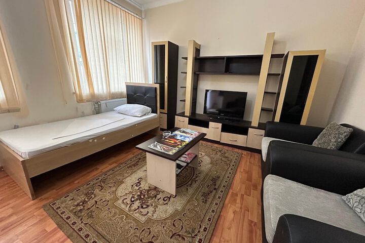 Room 5 of 13