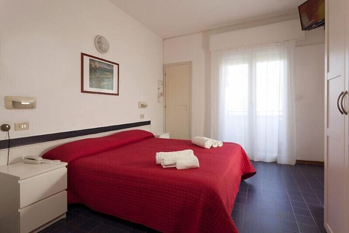 Room 9 of 23