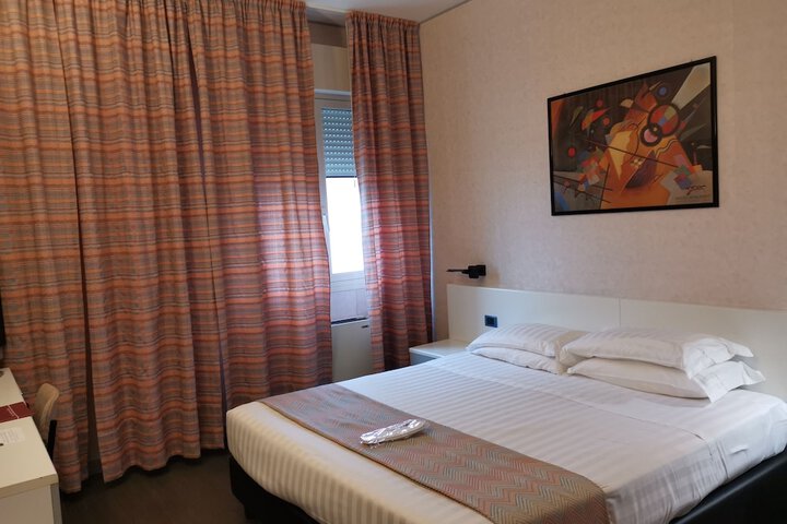 Room 8 of 45