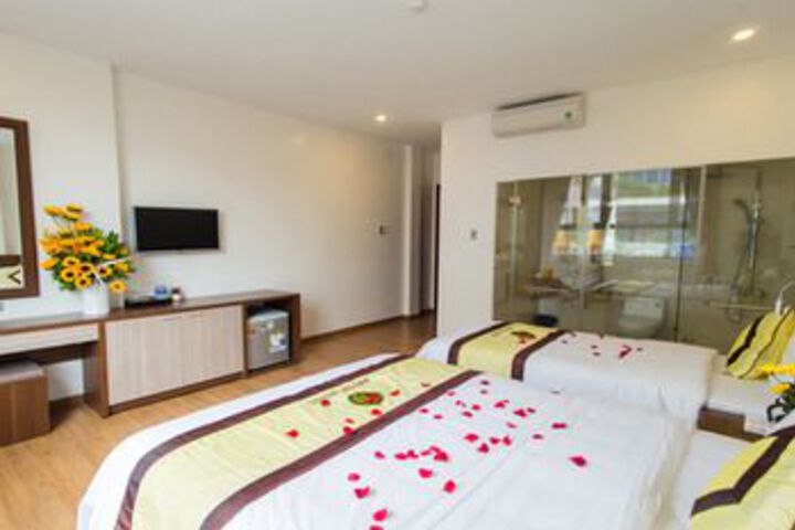 Room 13 of 21
