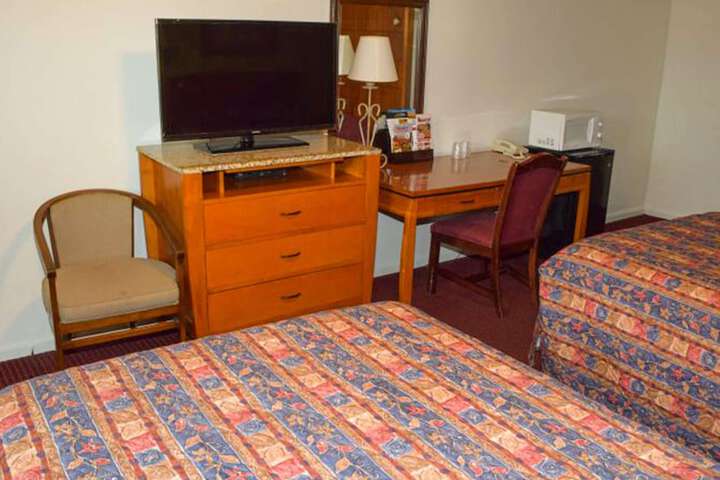 2 Double Beds (2 of 17)