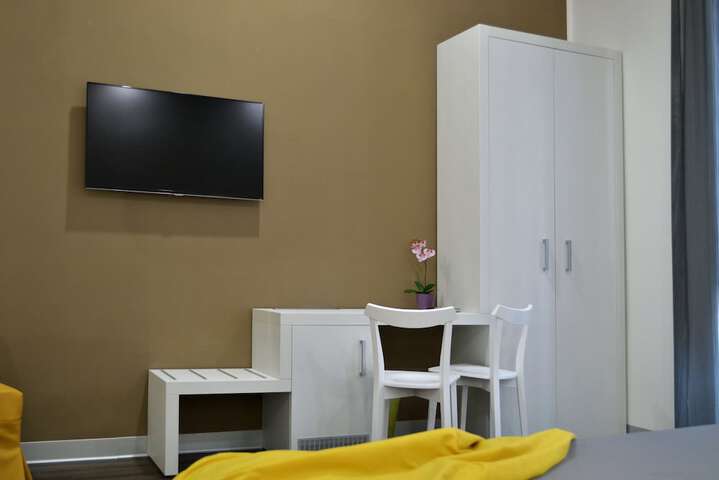 Room 13 of 34