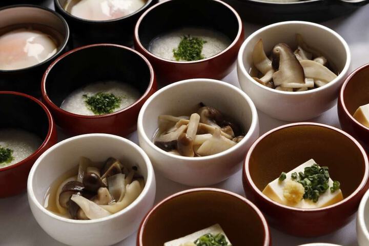 Dining 64 of 76