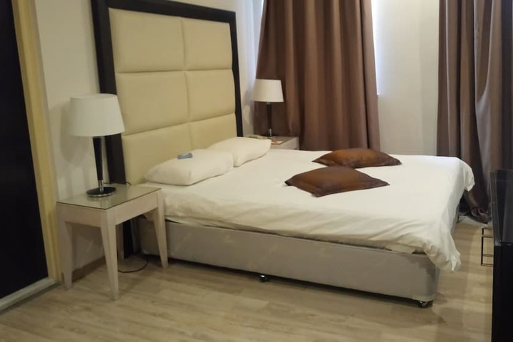 Room 13 of 65