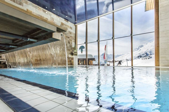 Hotel Pool