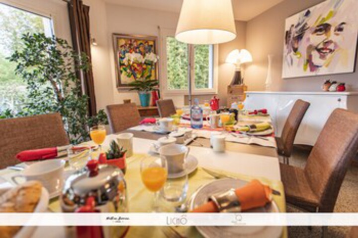 Breakfast/Coffee Service 16 of 102