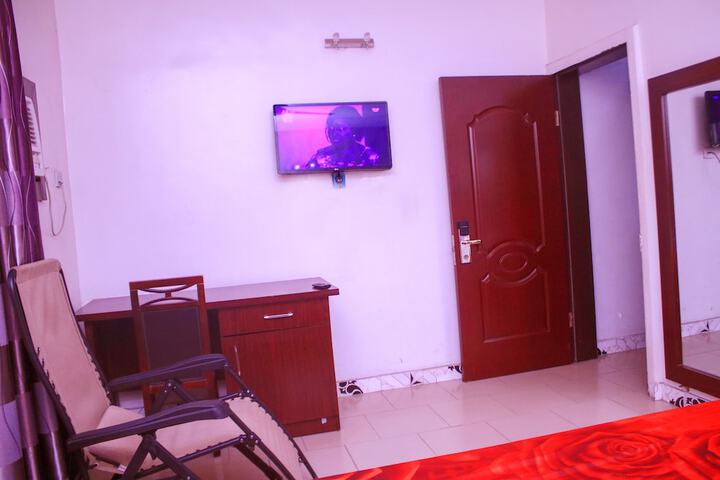 Room 6 of 38