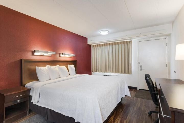 1 King Bed (9 of 14)