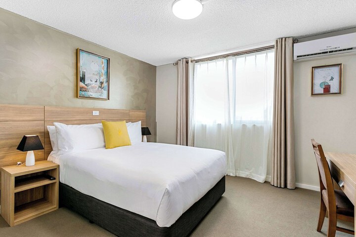 Room 16 of 44