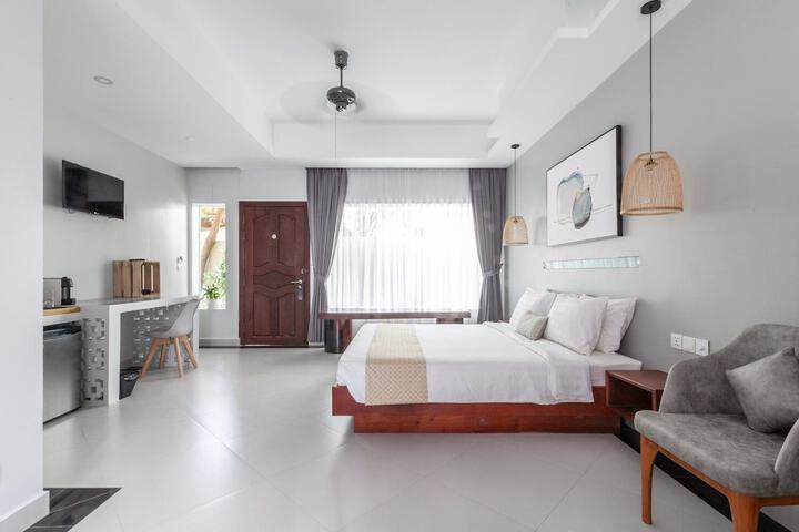 Room 8 of 32