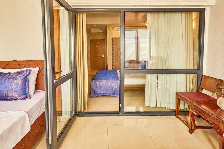 Room 127 of 198