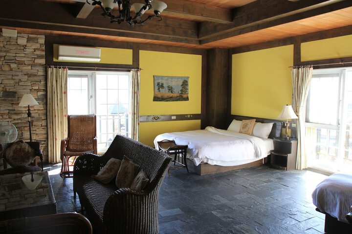 Room 13 of 73