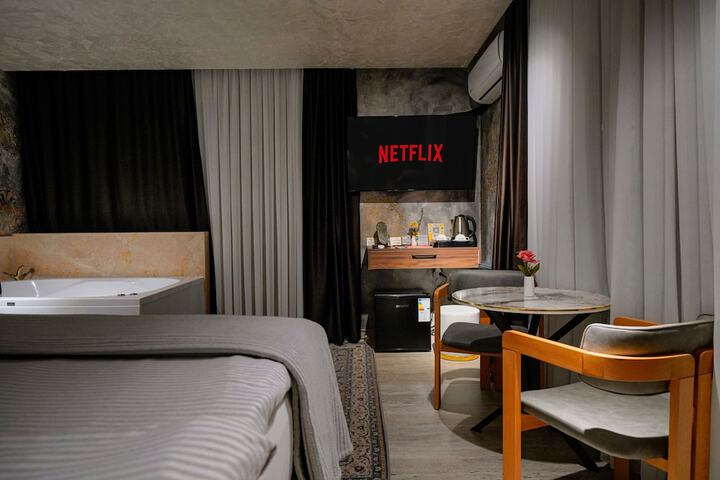 Room 44 of 244