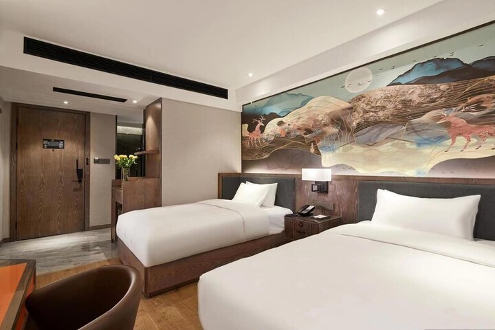 Room 9 of 26