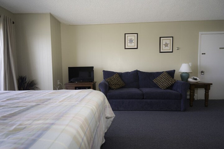 Room 63 of 384