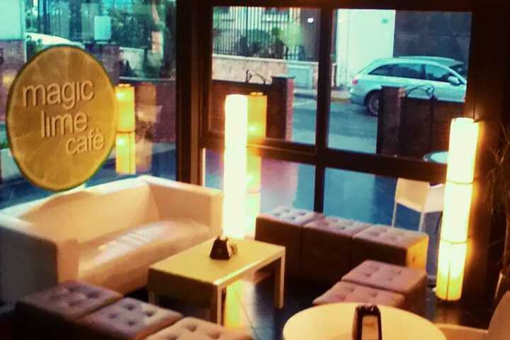 Lounge 74 of 94