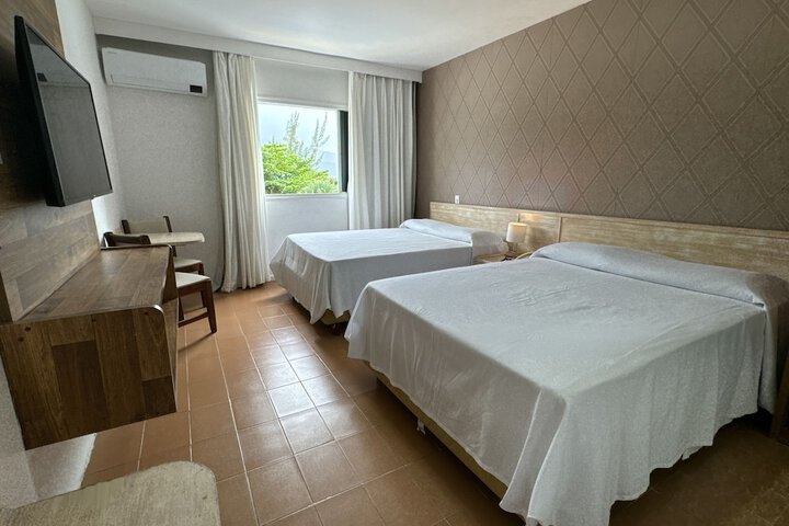 Room 10 of 40