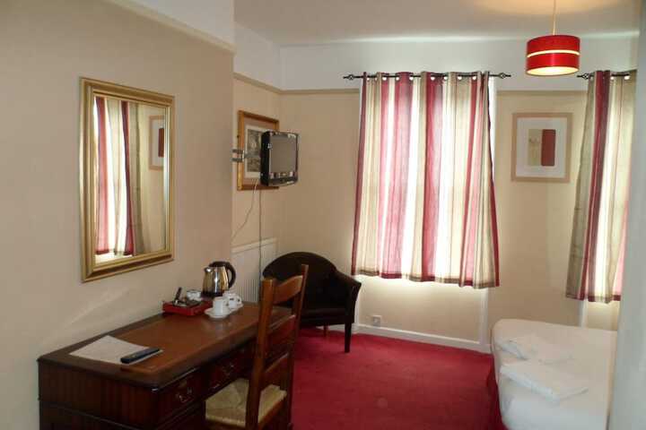 Room 22 of 37