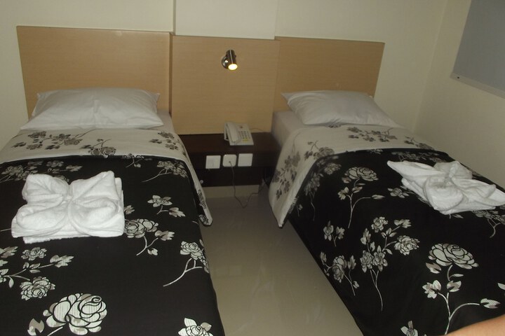 Room 7 of 24