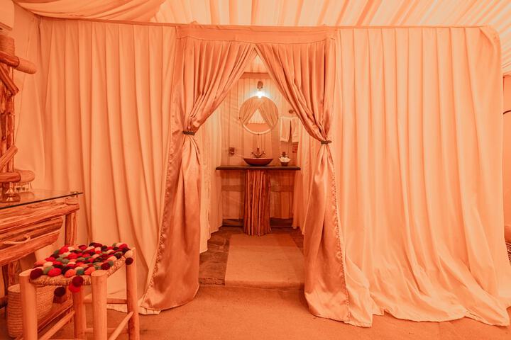 Room 24 of 53
