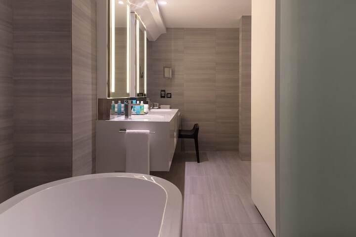 Room 65 of 175
