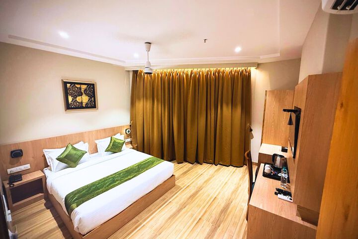Room 33 of 156