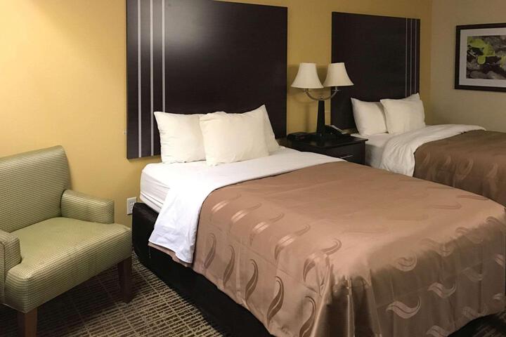 2 Double Beds (17 of 24)
