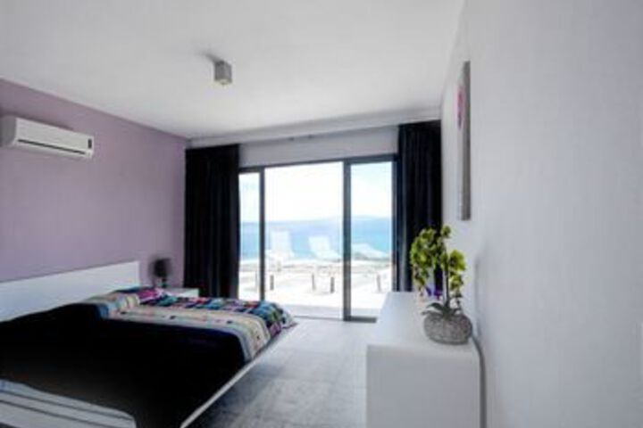 Room 14 of 39