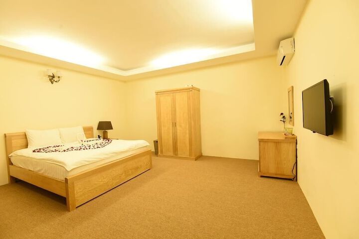 Room 10 of 74