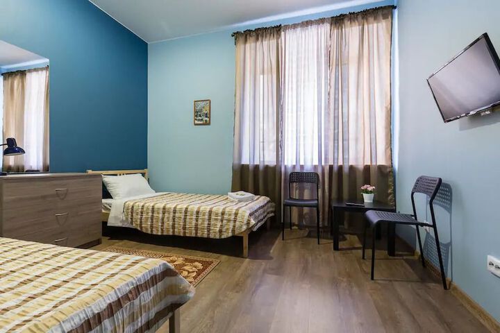 Room 10 of 38