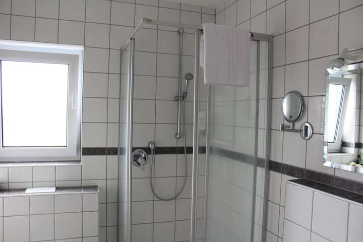 Room 32 of 68
