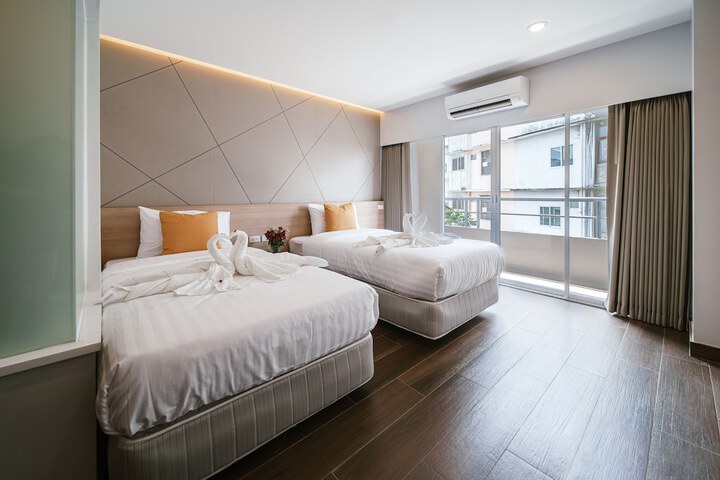 Room 9 of 17