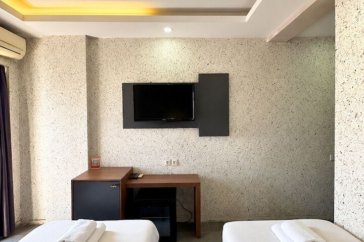 Room 7 of 63