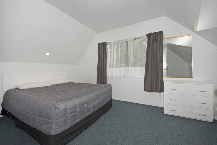 Room 6 of 20