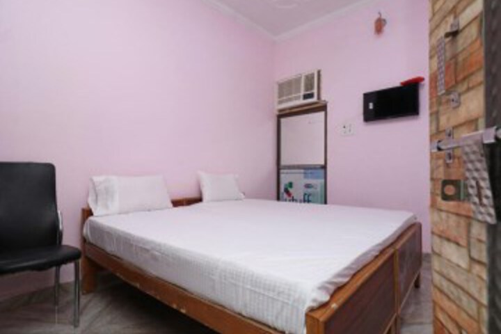 SPOT ON 31021 Hotel Prayag Raj