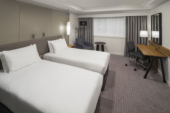Room 20 of 103