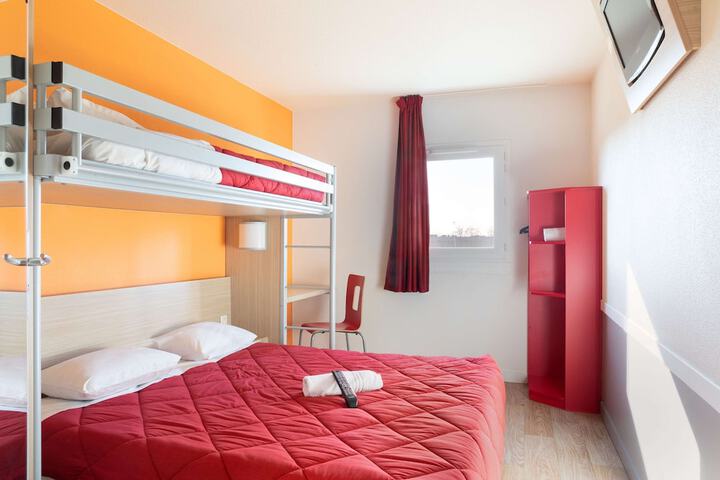 Room 8 of 27