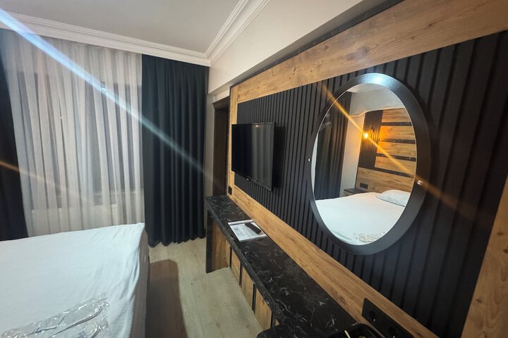 Room 9 of 109