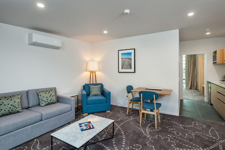 Room 12 of 33