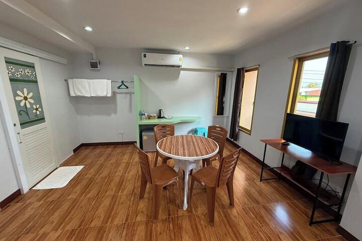 Room 9 of 43