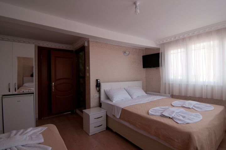 Room 8 of 22