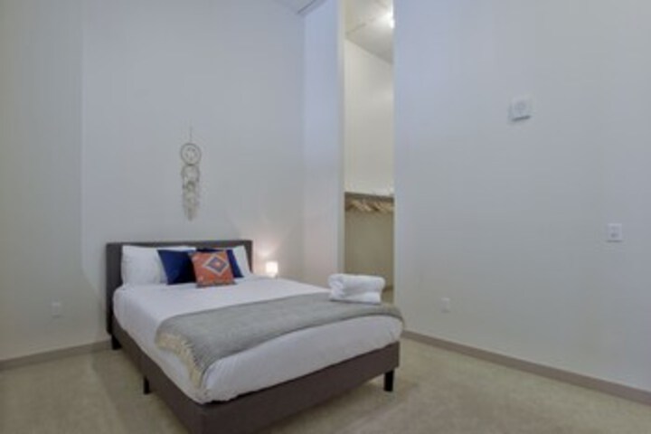 Room 267 of 328