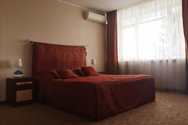 Room 7 of 24