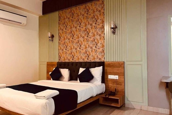 Room 9 of 29